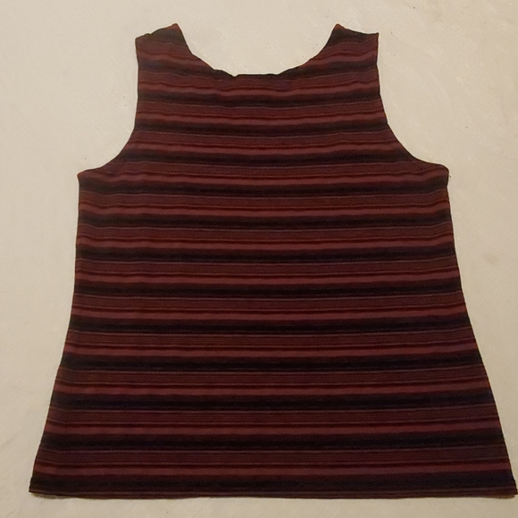 Top - Picture 2 of 3